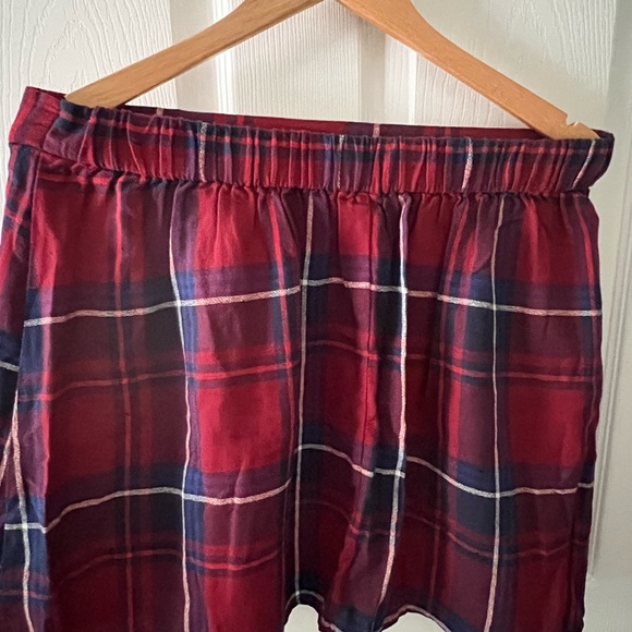 Plaid, elastic waist, cute mini skirt, red and navy, Old Navy, Size Medium - Picture 2 of 3